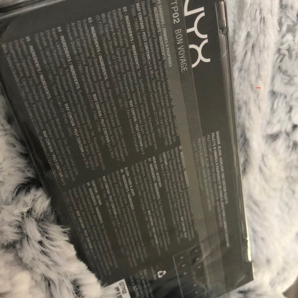 NYX Eyeshadow palette - Picture 2 of 2